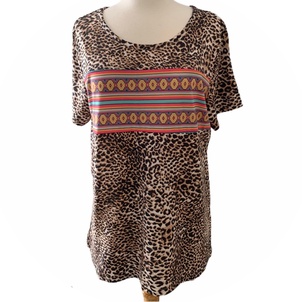 ROWDY CROWD CLOTHING Lazy Leopard Short Sleeve Top‎